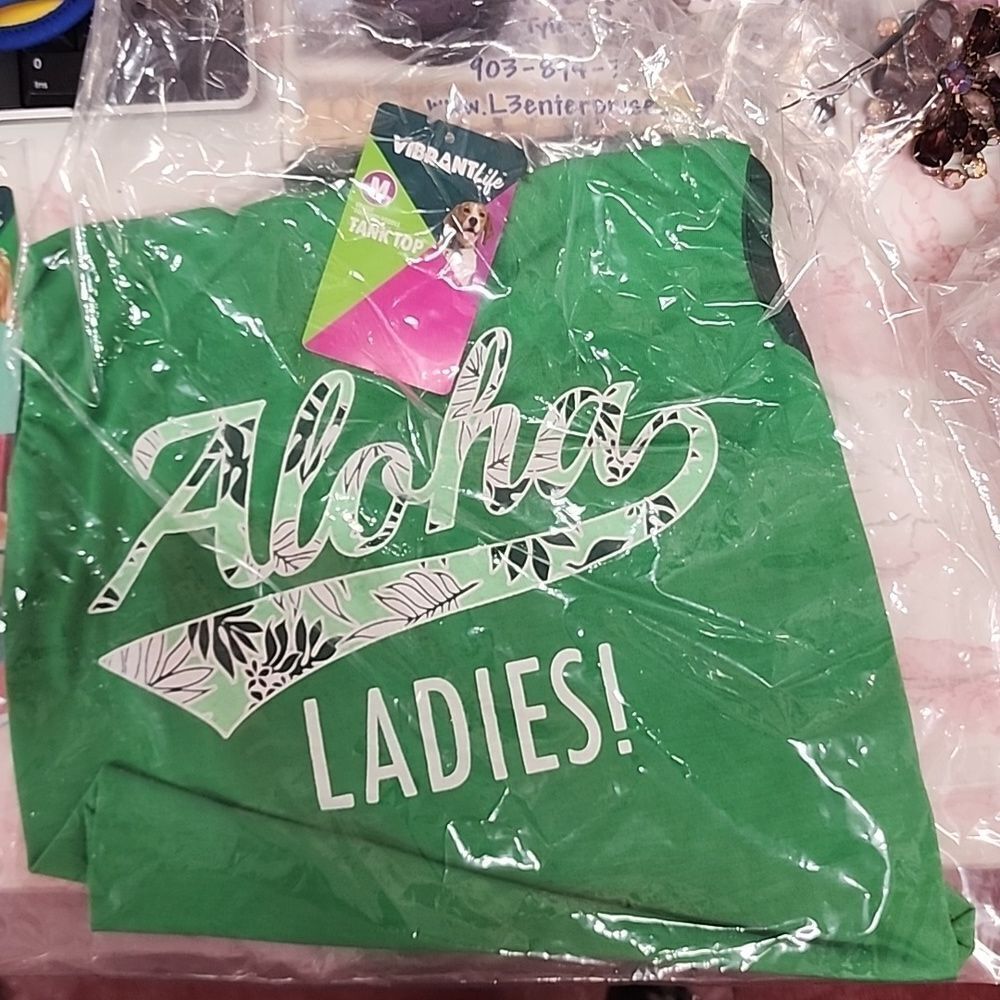 Vibrant Life Pup Fashion Aloha Ladies Tank Top Green NWT sz M & S